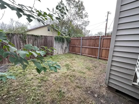 207 S George Street Victoria TX 77901