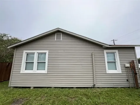 207 S George Street Victoria TX 77901