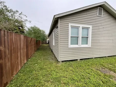 207 S George Street Victoria TX 77901