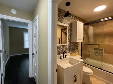 207 S George Street Victoria TX 77901
