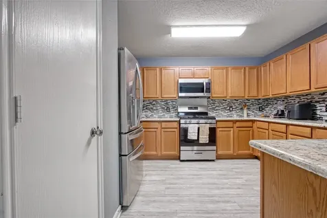 2666 Skyview Downs Drive Houston TX 77047