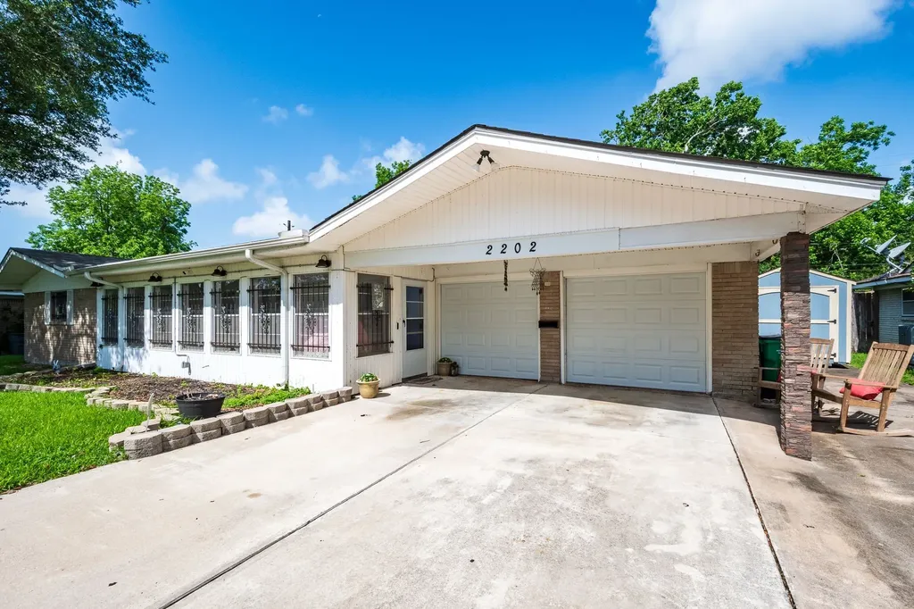 2202 French Place Baytown TX 77520