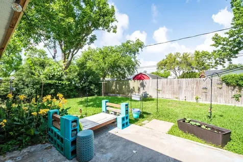 2202 French Place Baytown TX 77520