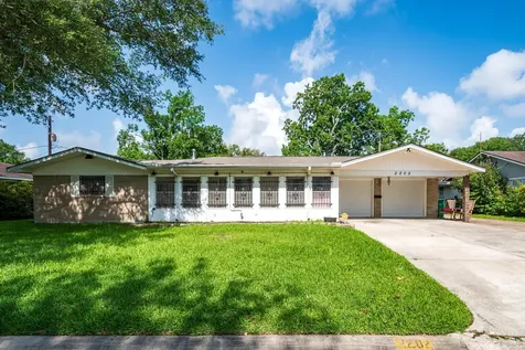 2202 French Place Baytown TX 77520