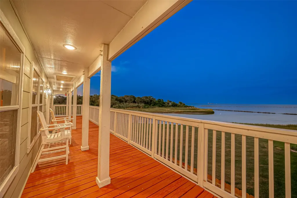 510 Surf Oaks Drive Seabrook TX 77586