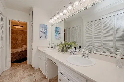 510 Surf Oaks Drive Seabrook TX 77586
