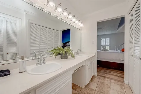 510 Surf Oaks Drive Seabrook TX 77586