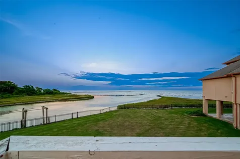 510 Surf Oaks Drive Seabrook TX 77586