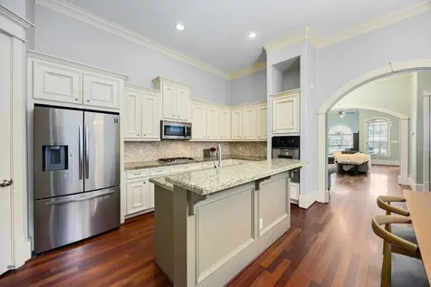 843 W 21st Street B Houston TX 77008