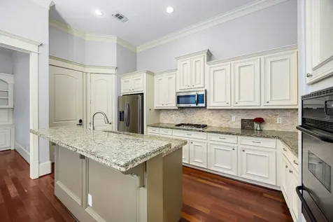 843 W 21st Street B Houston TX 77008