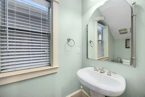 843 W 21st Street B Houston TX 77008