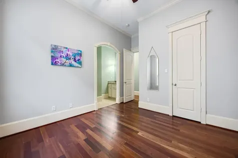 843 W 21st Street B Houston TX 77008