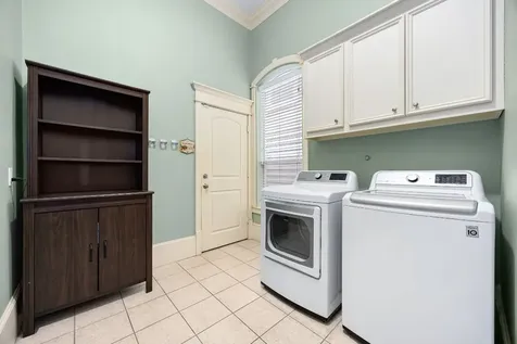 843 W 21st Street B Houston TX 77008