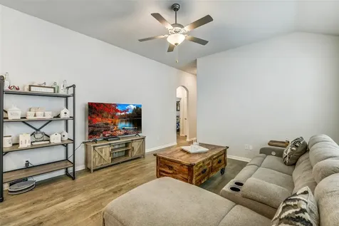 1183 Bluebonnet Trail Bellville TX 77418