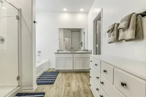 1183 Bluebonnet Trail Bellville TX 77418