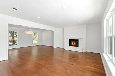 4810 Bayou Vista Drive Houston TX 77091