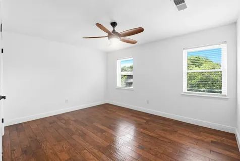 4810 Bayou Vista Drive Houston TX 77091