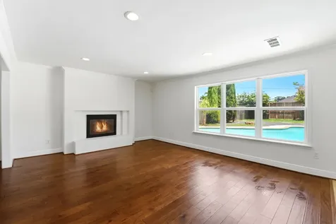 4810 Bayou Vista Drive Houston TX 77091