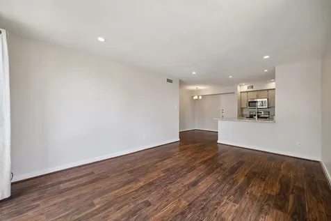4629 Wild Indigo Street 589 Houston TX 77027
