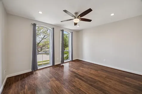 4629 Wild Indigo Street 589 Houston TX 77027