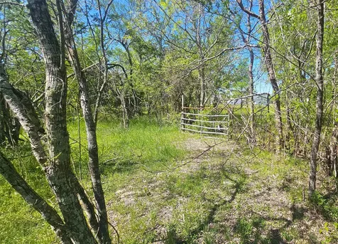 1714 J Newz Lane Wallis TX 77485