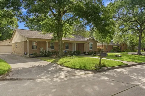 803 Stephen Court Friendswood TX 77546