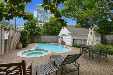 1914 Canterbury Street Houston TX 77030