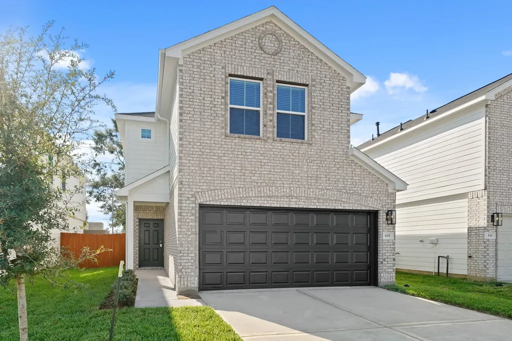 835 Red Oakland Drive Houston TX 77090