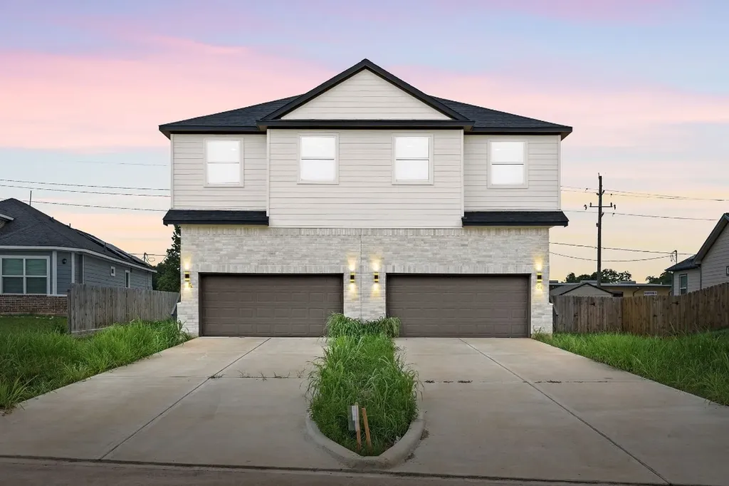 8 Donna Court B Brookshire TX 77423