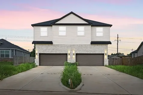 8 Donna Court B Brookshire TX 77423