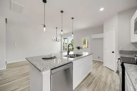 8 Donna Court B Brookshire TX 77423