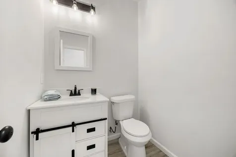 8 Donna Court B Brookshire TX 77423