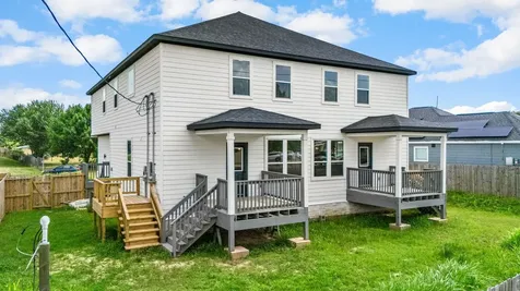 8 Donna Court B Brookshire TX 77423