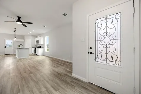 8 Donna Court B Brookshire TX 77423
