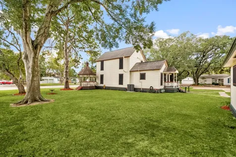816 W Adoue Street Alvin TX 77511
