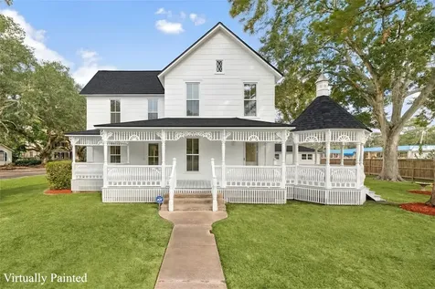 816 W Adoue Street Alvin TX 77511