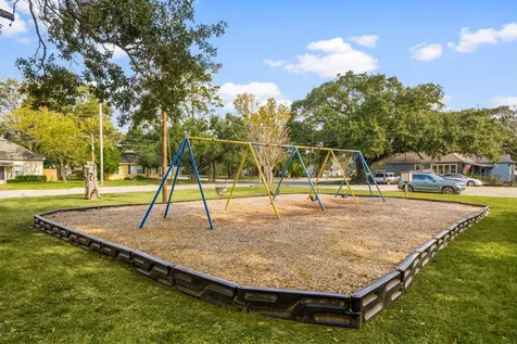 816 W Adoue Street Alvin TX 77511