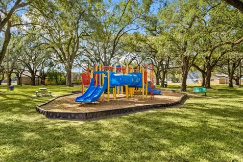816 W Adoue Street Alvin TX 77511