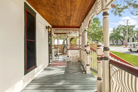 816 W Adoue Street Alvin TX 77511