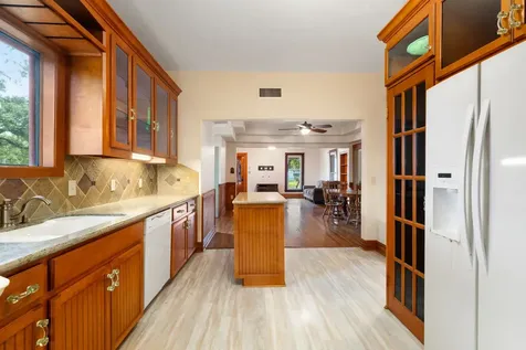816 W Adoue Street Alvin TX 77511