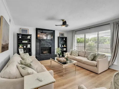 2605 S Mission Circle Friendswood TX 77546