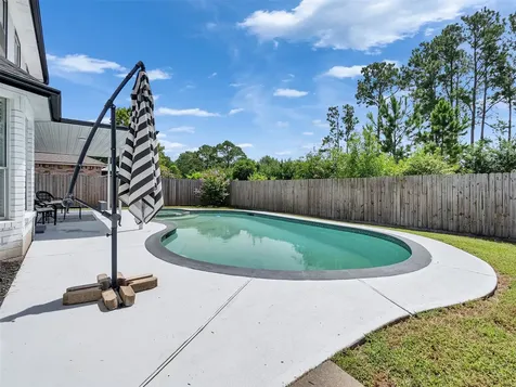 2605 S Mission Circle Friendswood TX 77546