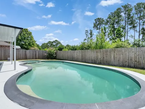 2605 S Mission Circle Friendswood TX 77546