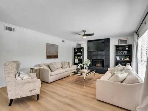 2605 S Mission Circle Friendswood TX 77546