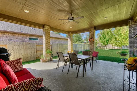 332 N Arrowhead Lane Montgomery TX 77316