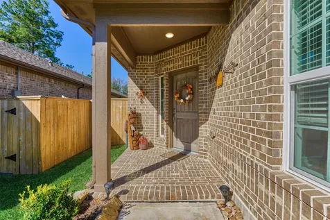 332 N Arrowhead Lane Montgomery TX 77316