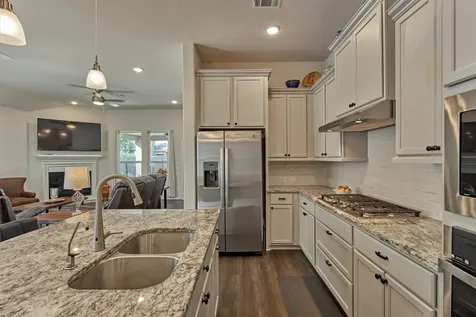 332 N Arrowhead Lane Montgomery TX 77316