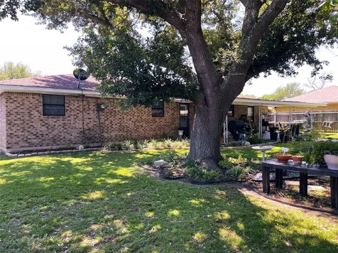 1105 La Villeta Street Mexia TX 76667