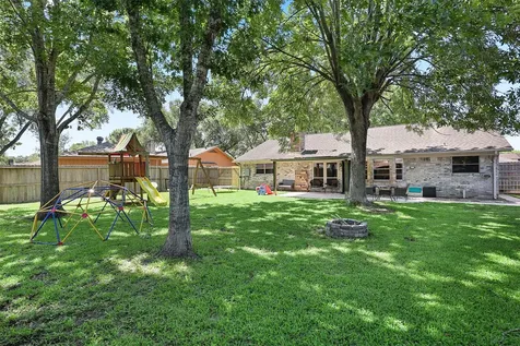 1819 Meadow Creek Drive Pearland TX 77581