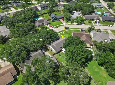 1819 Meadow Creek Drive Pearland TX 77581